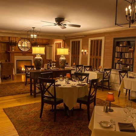 The Dorset Inn Екстериор снимка