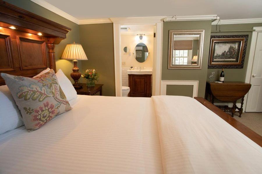 The Dorset Inn Екстериор снимка