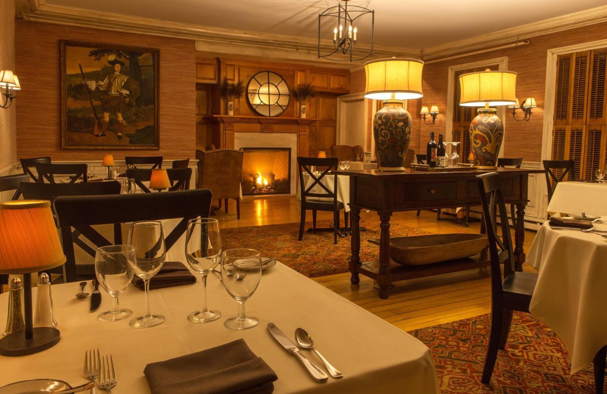 The Dorset Inn Екстериор снимка