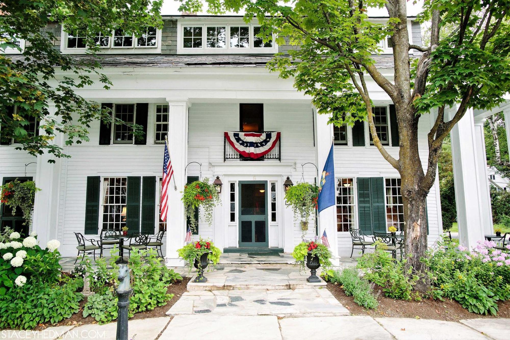 The Dorset Inn Екстериор снимка