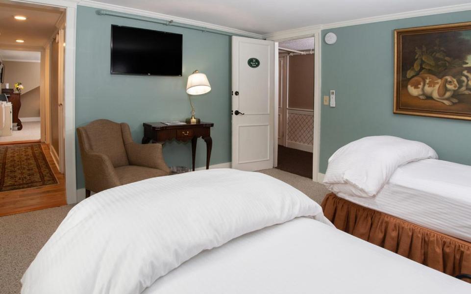The Dorset Inn Екстериор снимка