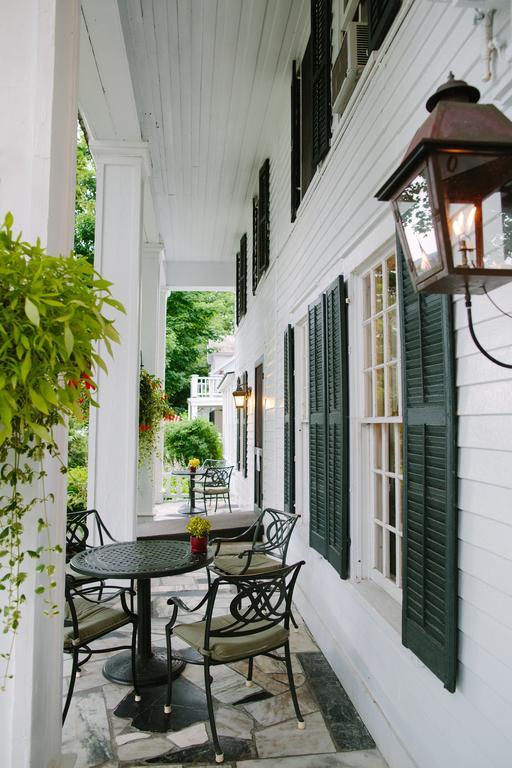 The Dorset Inn Екстериор снимка